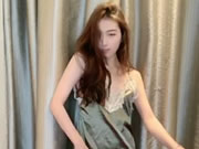 สาวเอเชียเซ็กซี่ในชุดนอนเต้นยั่วยวน